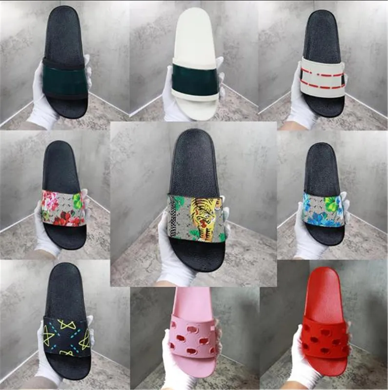 2023 Diseñador de plataforma Diapositivas de goma Sandalia Brocado floral Moda para hombre Fondos de engranajes Chanclas Zapatil