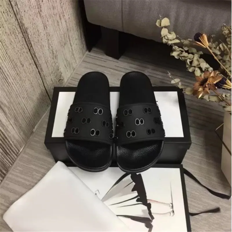 2023 Diseñador de plataforma Diapositivas de goma Sandalia Brocado floral Moda para hombre Fondos de engranajes Chanclas Zapatil