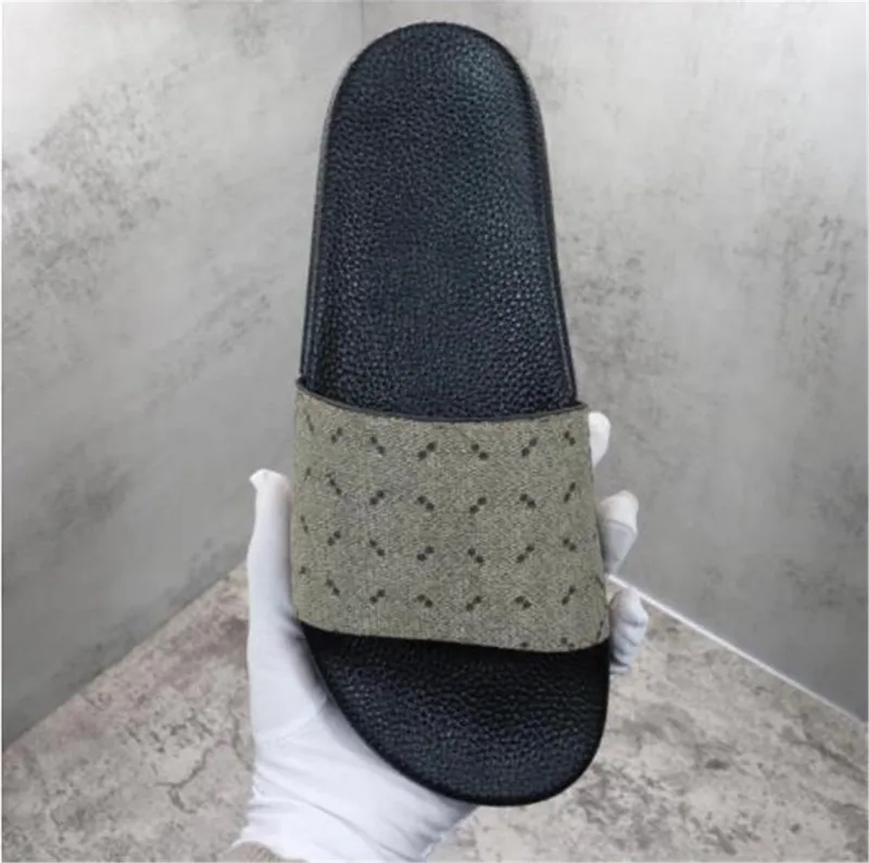 2023 Diseñador de plataforma Diapositivas de goma Sandalia Brocado floral Moda para hombre Fondos de engranajes Chanclas Zapatil
