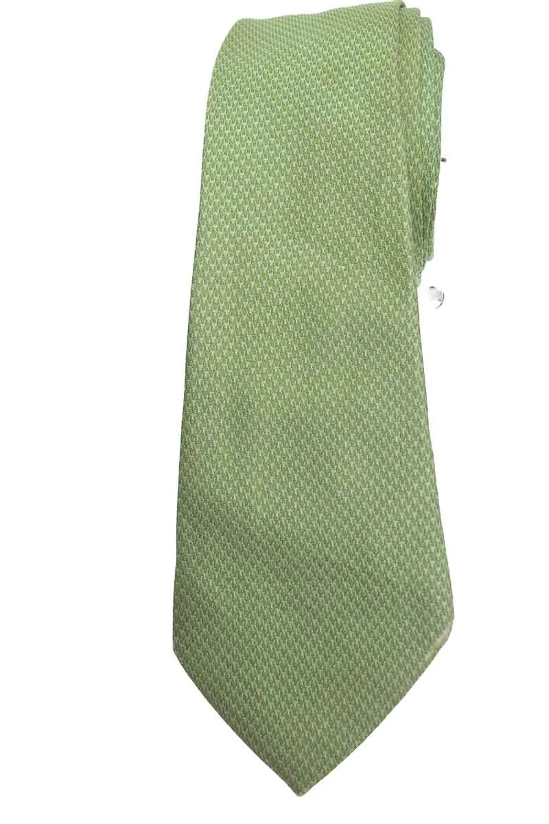 ACCESORIO COLOR VERDE  ARTURO CALLE