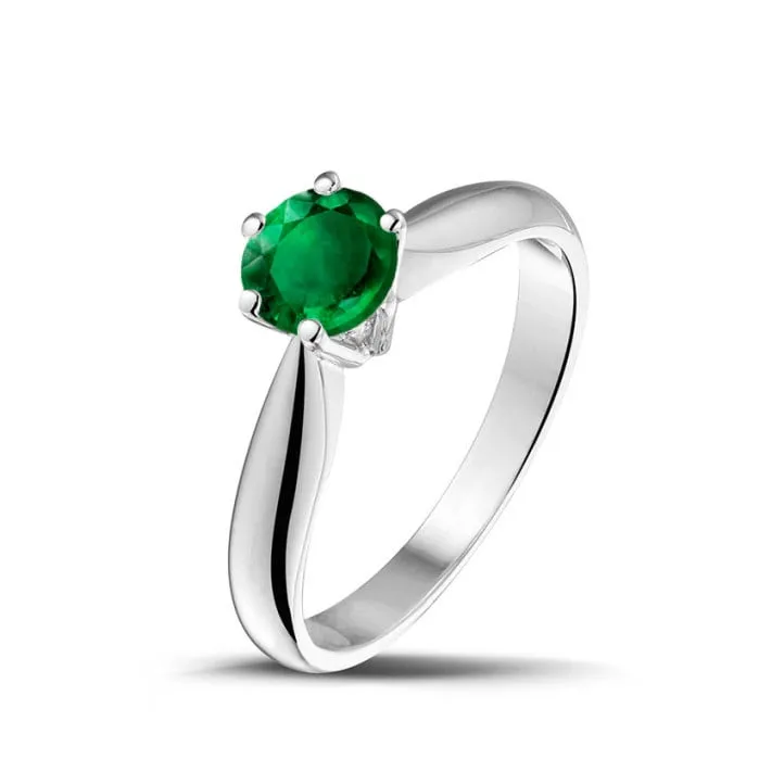 Anillo solitario de oro blanco con esmeralda redonda 