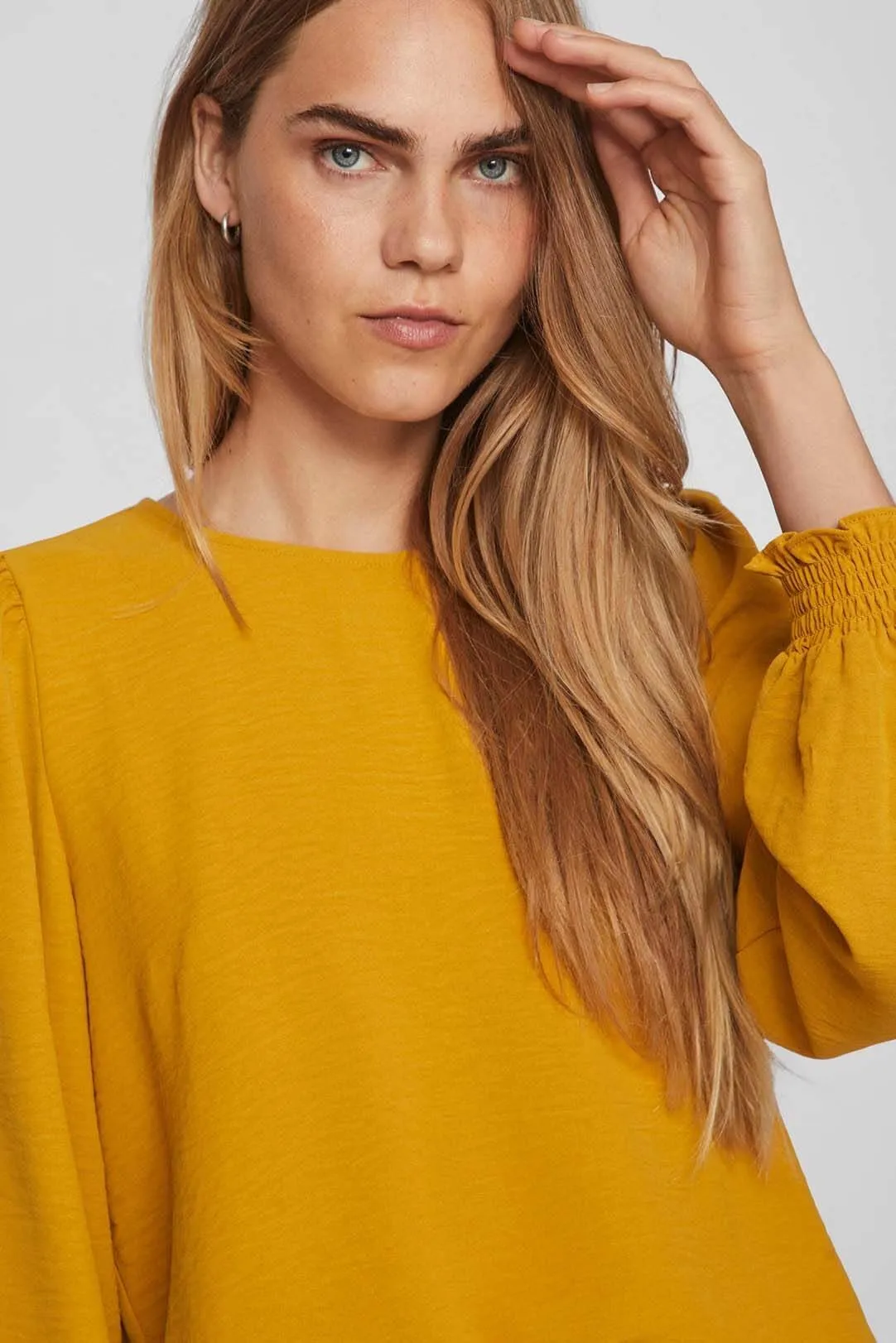 BLUSA MUJER BASICA VIGAJA MOSTAZA