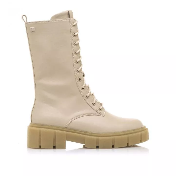 Botas planas Mustang mars con cordondes y suela truck en beige