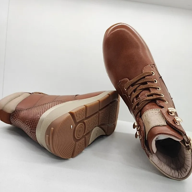 BOTIN DEPORTIVO CUÑA CONFORT CORDONES Y CREMALLERA MARRON