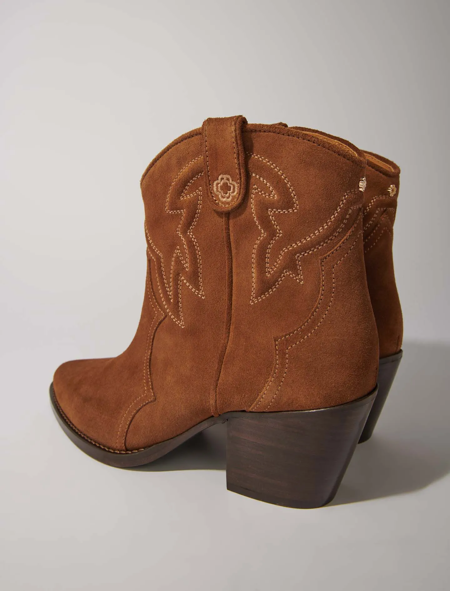 Botines cowboy de ante