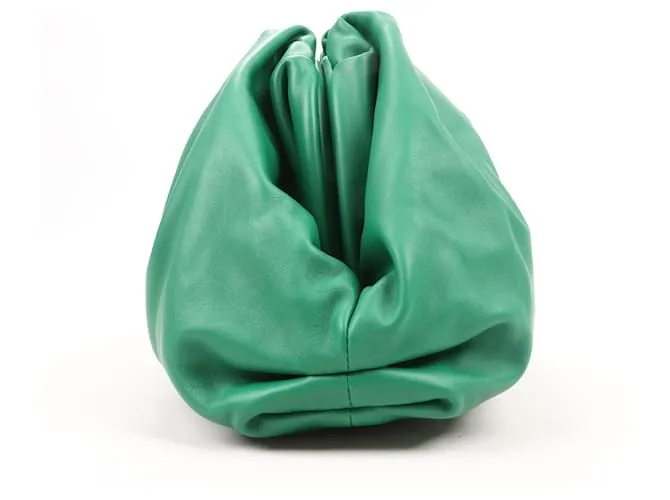 Bottega Veneta Smooth Butter Calf The Pouch Oversized Clutch en Verde 