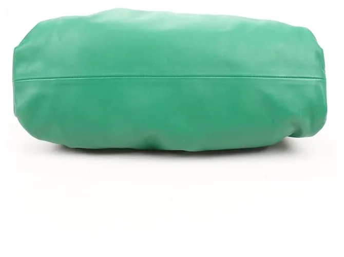 Bottega Veneta Smooth Butter Calf The Pouch Oversized Clutch en Verde 