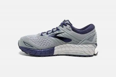 Brooks Beast 18