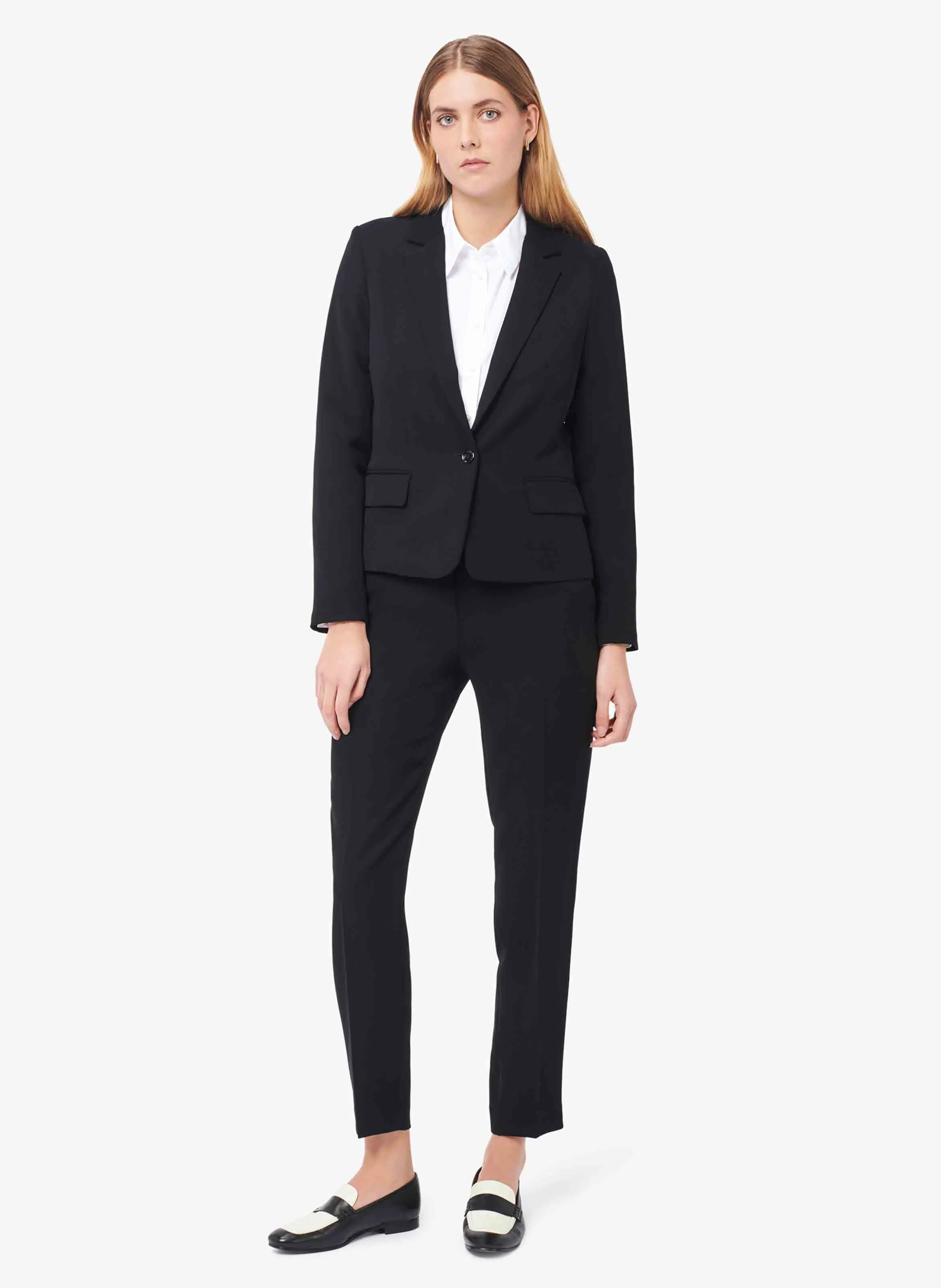 CAROLL VANTEAC  CHAQUETA AJUSTADA CON CUELLO SASTRE EN NEGRO