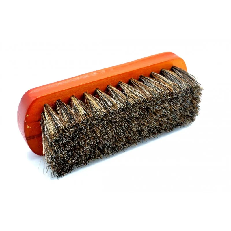 Cepillo para dar brillo al calzado de piel