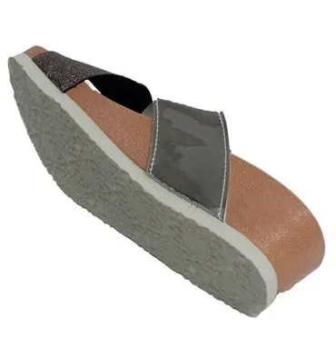 Chanclas mujer playa piscina tiras cruzadas Gioseppo en plateado