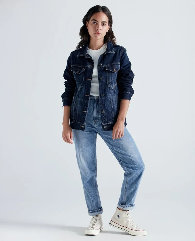 Chaqueta trucker tono medio para mujer