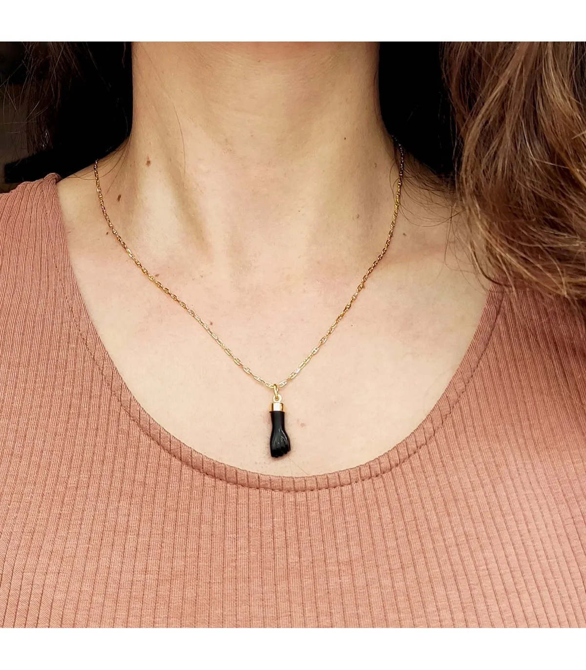 Colgante Mano Negra Oro Amarillo 18k
