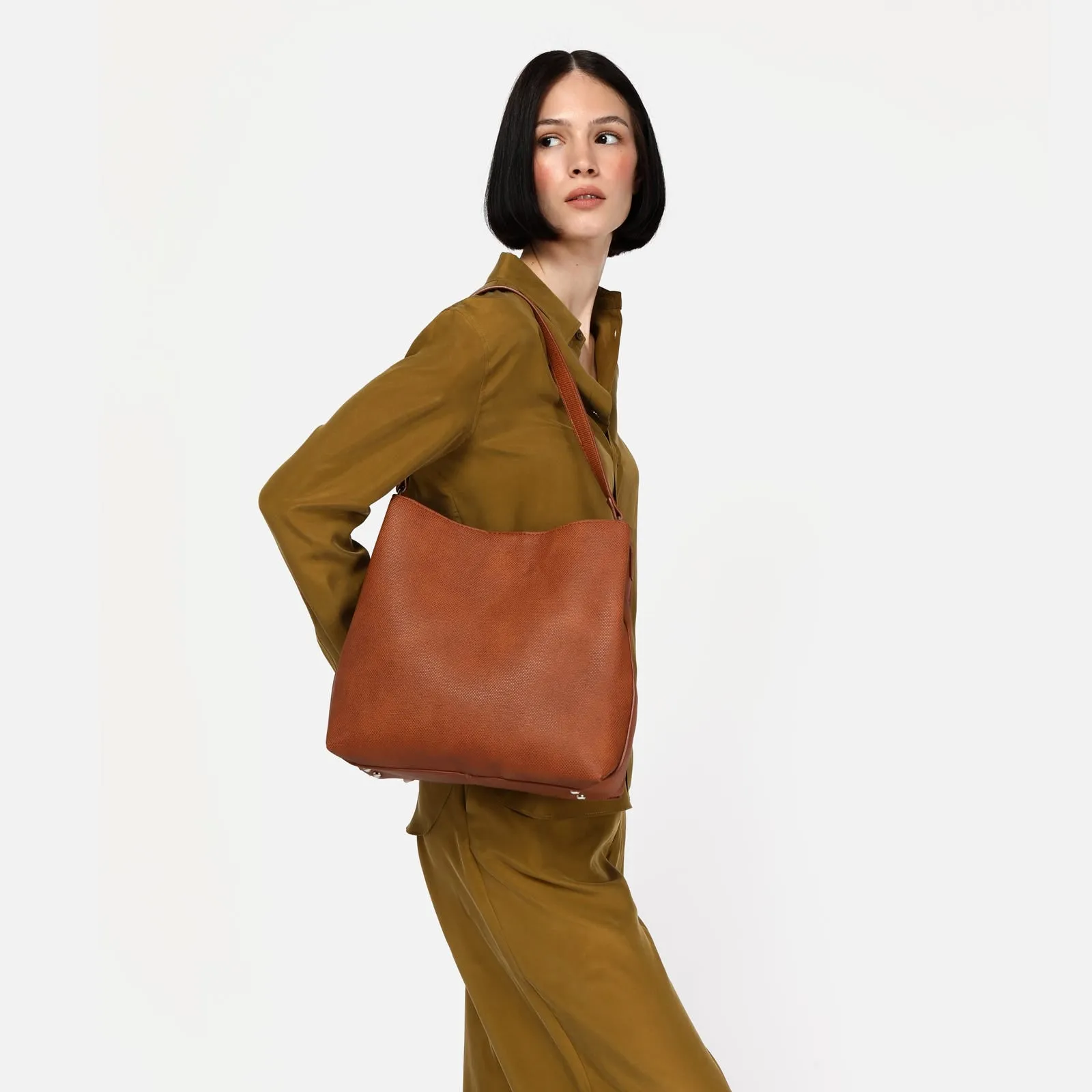 Conti bolso hobo con asa regulable