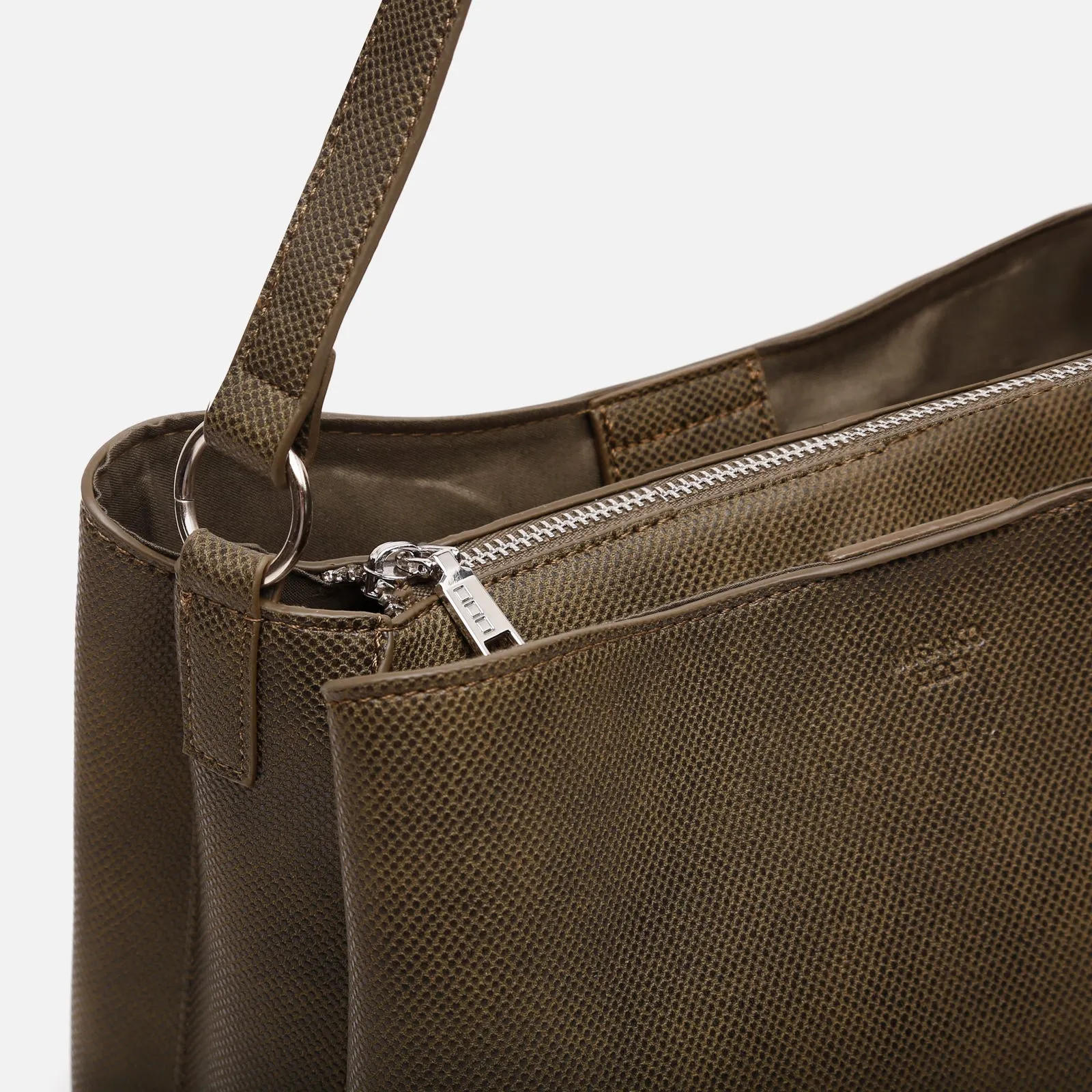 Conti bolso hobo con asa regulable