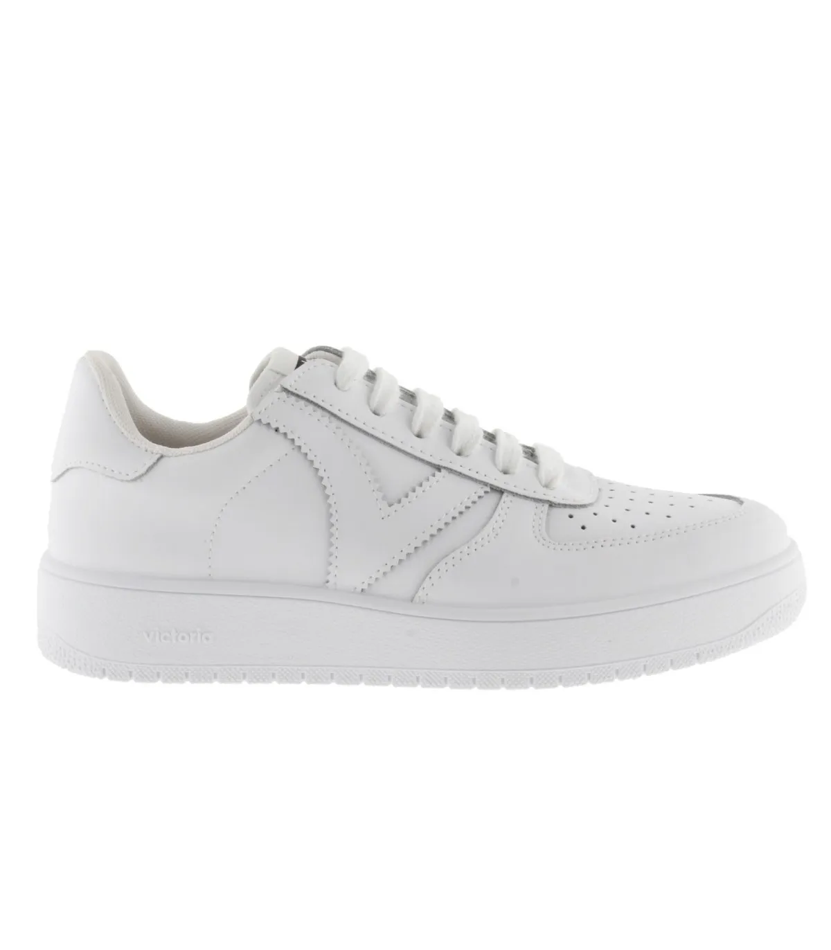 Deportivo blanco con cordones