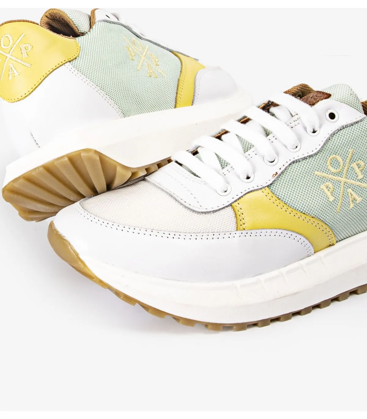 Deportivo combinado en color blanco y menta