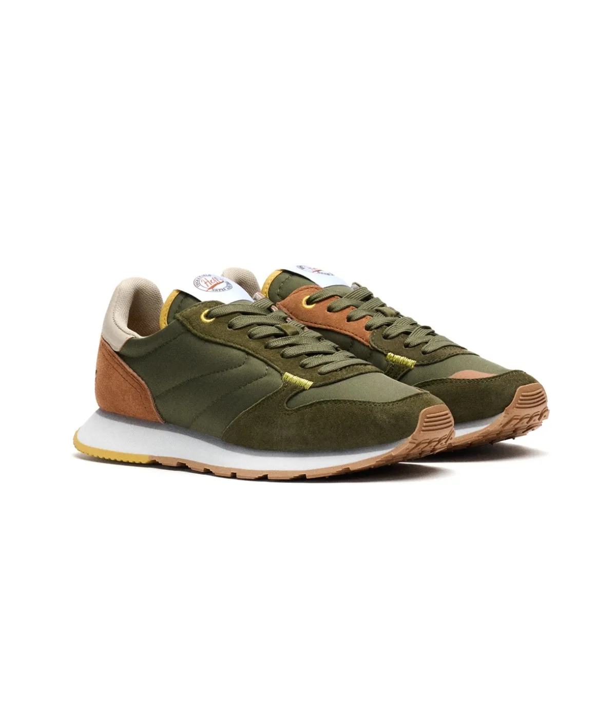 Deportivo de mujer en tonos verde