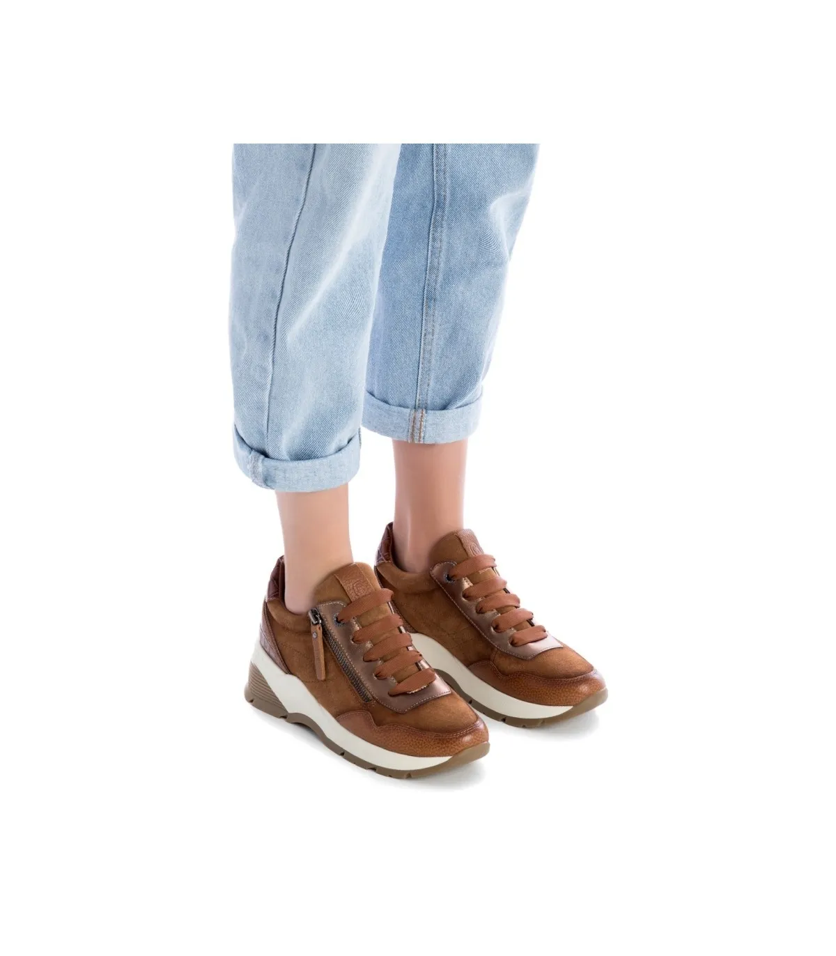 Deportivo para mujer en piel camel