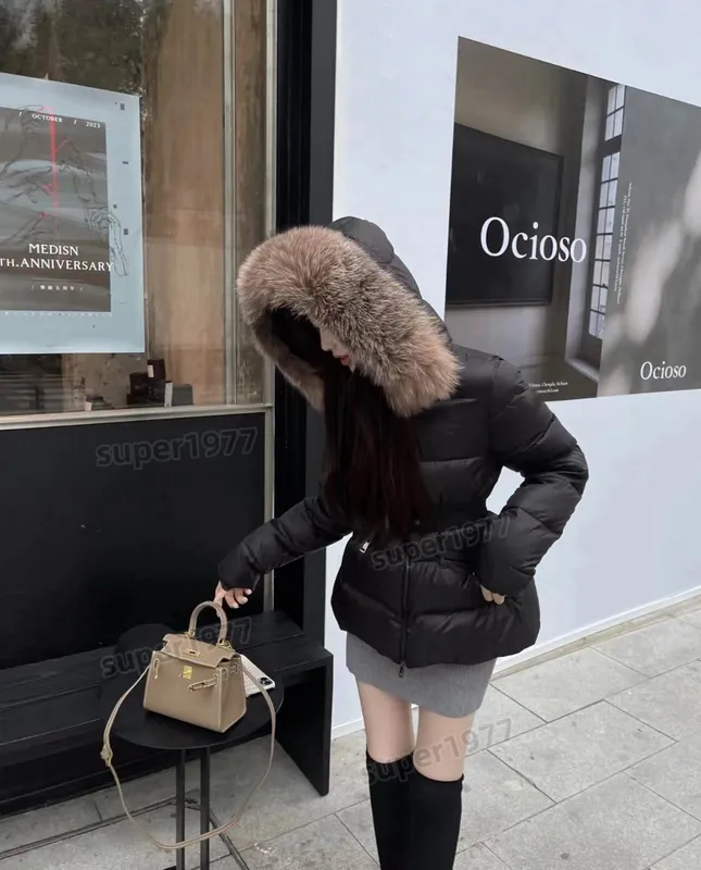 Diseñadora de mujer chaqueta de lujo Invierno Down Jackets Fur Coat