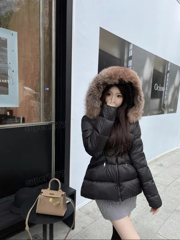 Diseñadora de mujer chaqueta de lujo Invierno Down Jackets Fur Coat