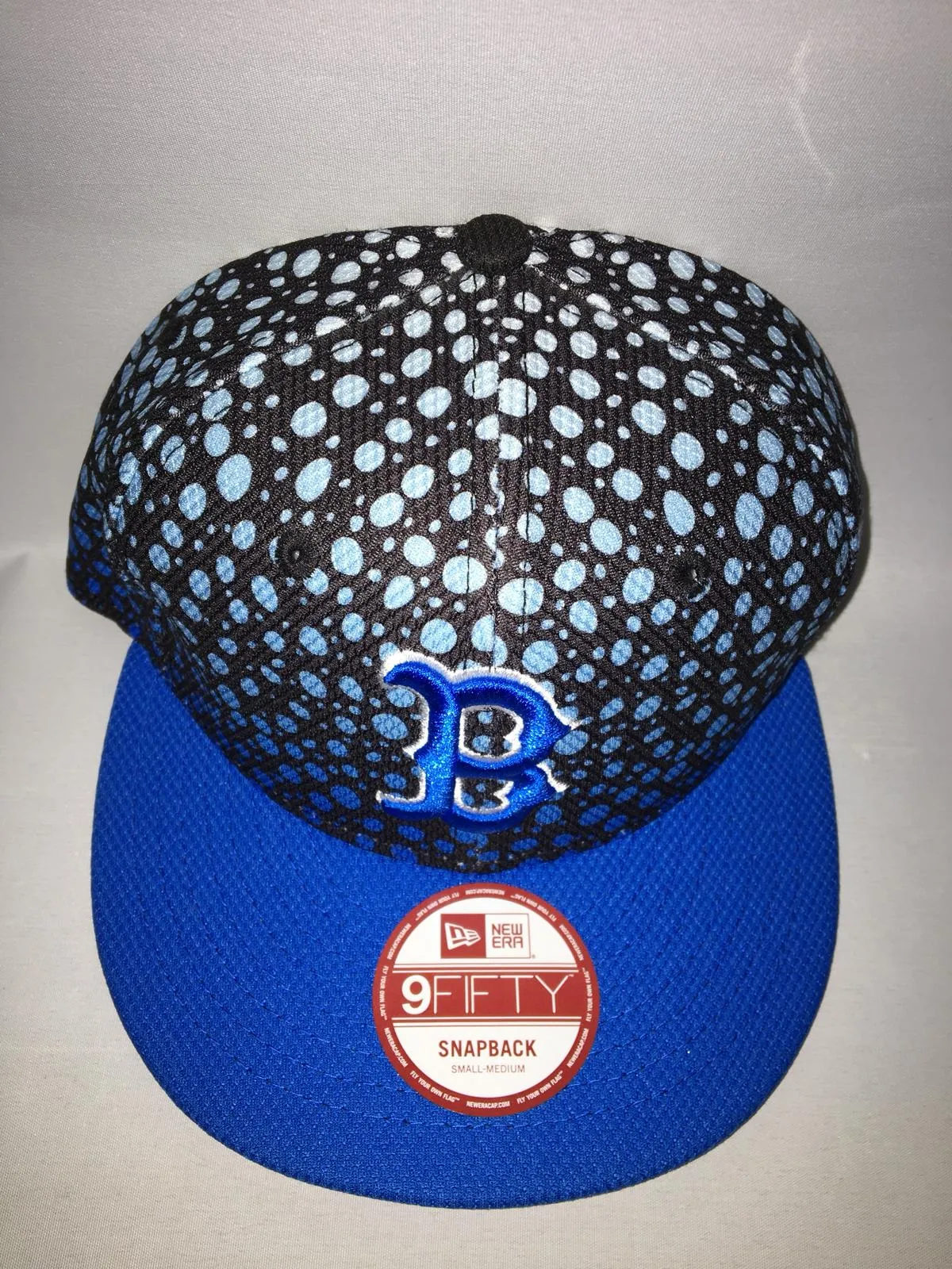 Gorra New Era Cap  9FIFTY SNAPBACK  FADE HOOK BOSRED SSB AZUL