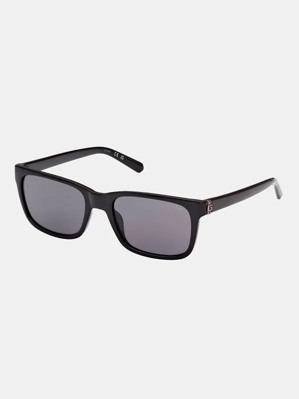 GUESS Rectangular Sunglasses Model
