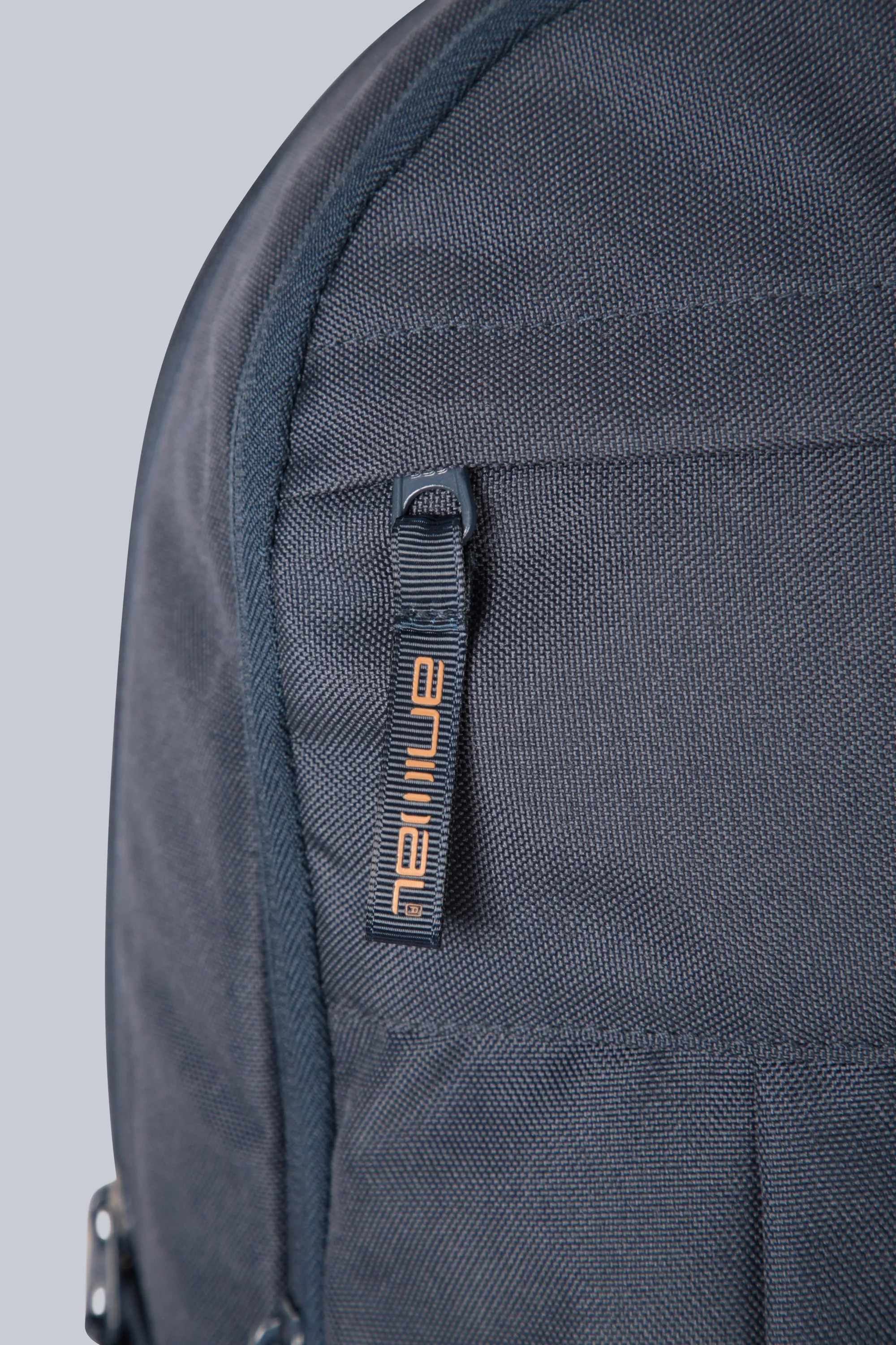 Mochila con paneles de 30 L para hombre