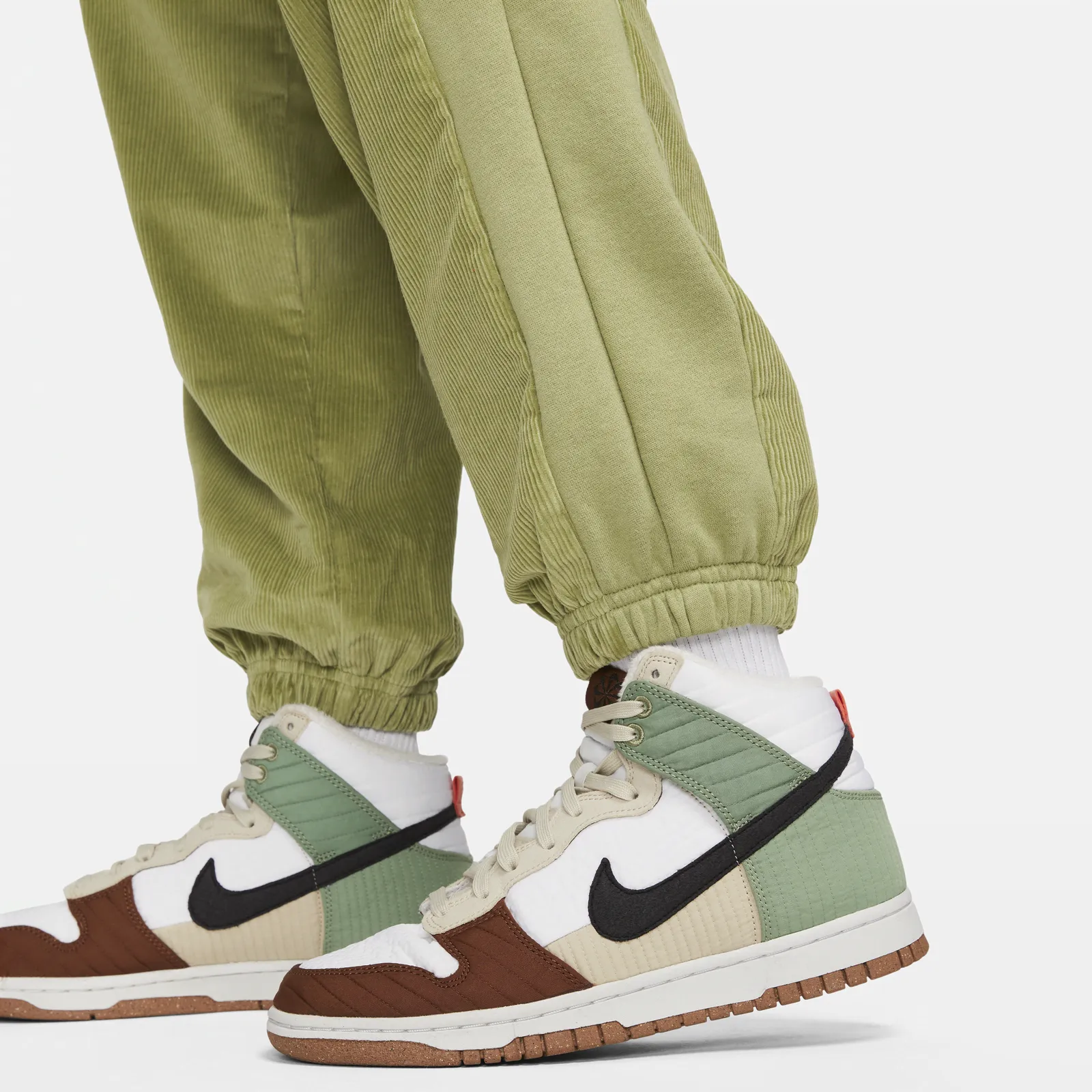 NIKE HIGHWAISTED CORDUROY