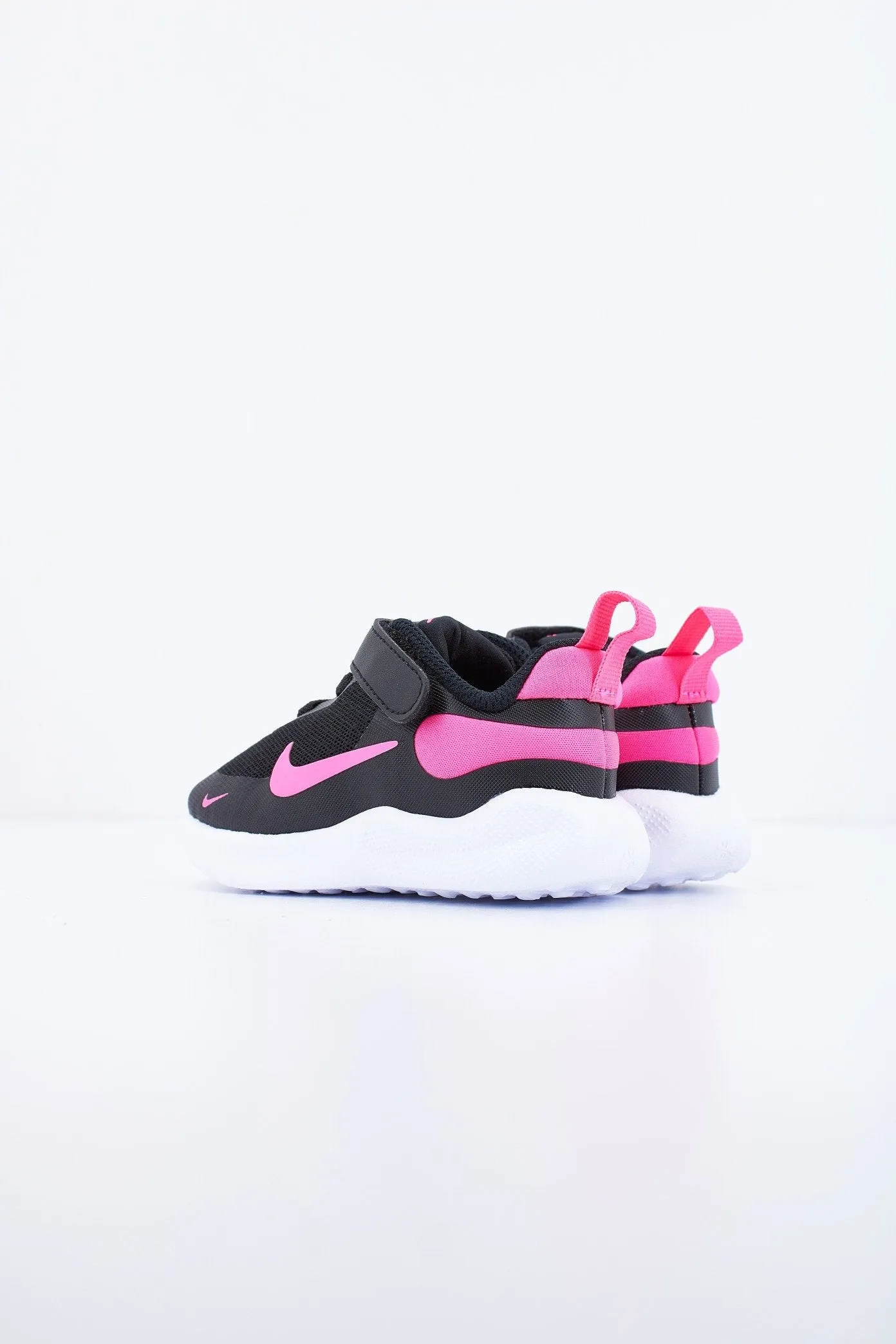 NIKE NIKE REVOLUTION 7
