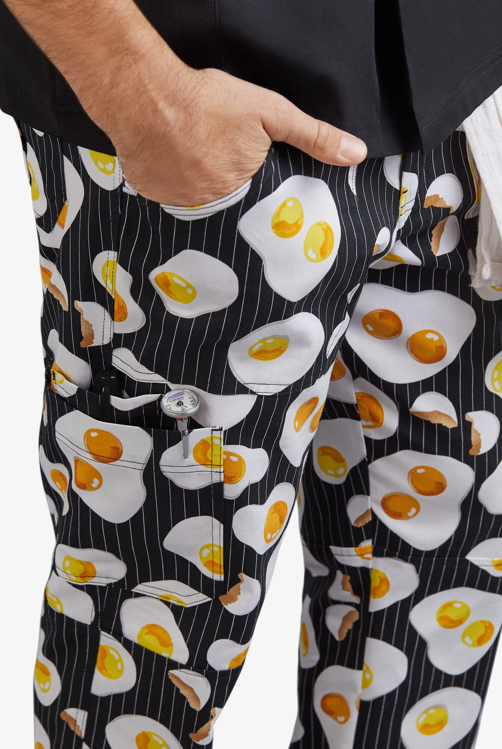 Pantalón estampado de gastronomía UA CHEF™ Eggspected con 7 bolsillos para hombre