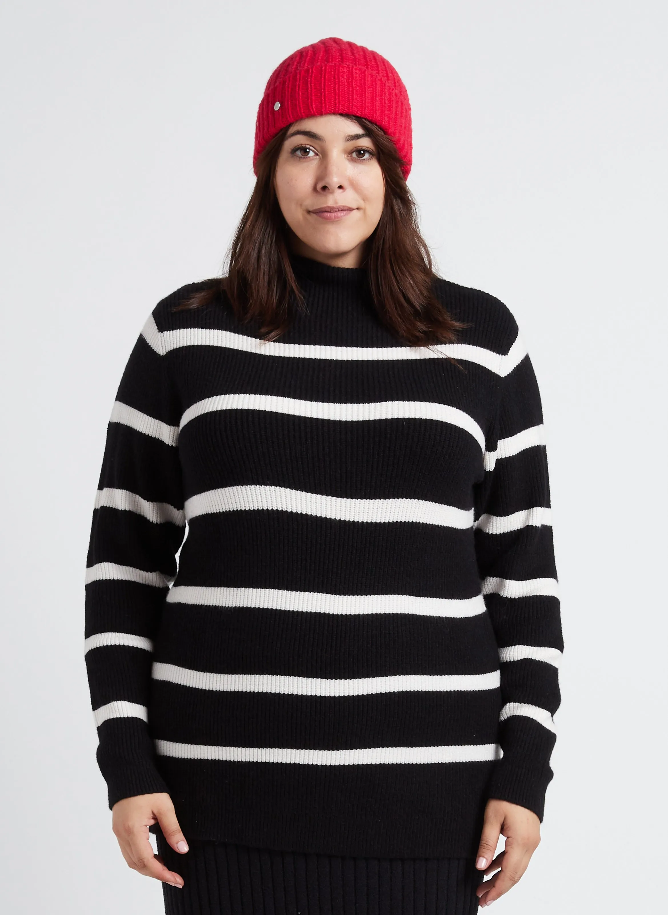 RIL  JERSEY DE RAYAS CON CUELLO ALTO EN NEGRO