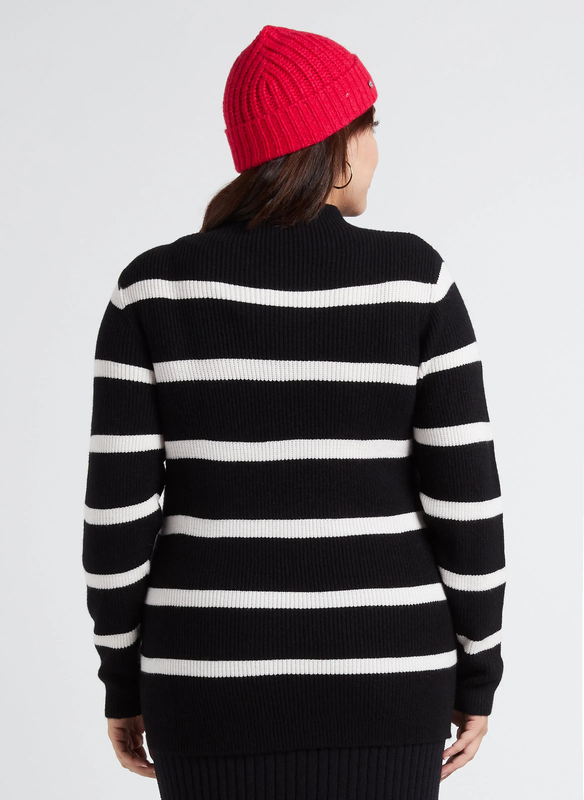 RIL  JERSEY DE RAYAS CON CUELLO ALTO EN NEGRO