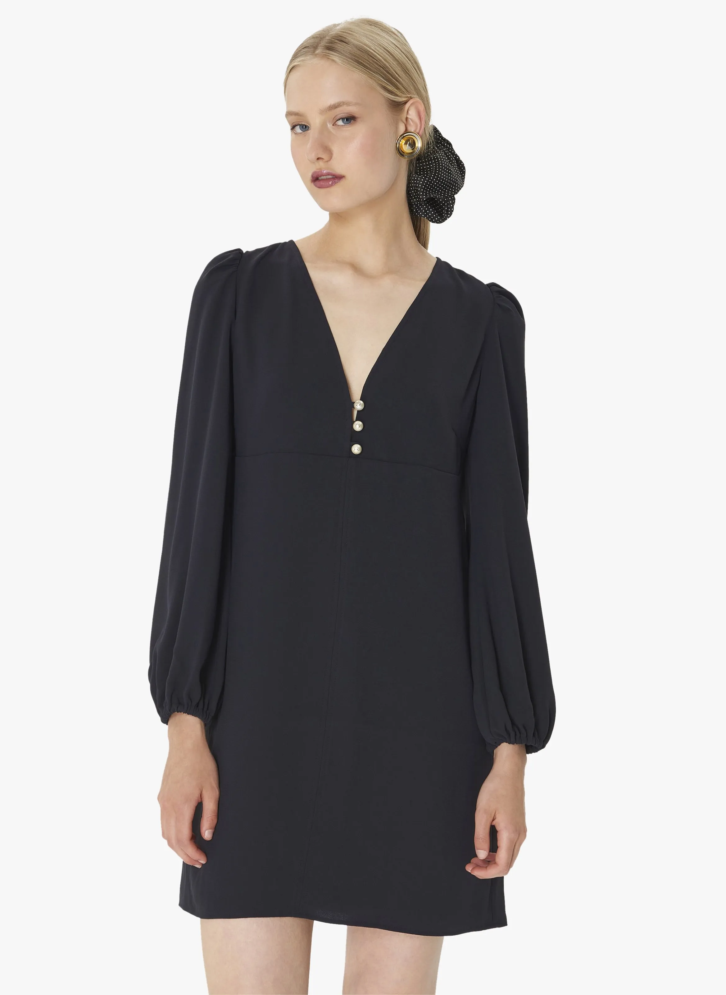 ROLIS  VESTIDO CORTO RECTO CON CUELLO DE PICO EN NEGRO