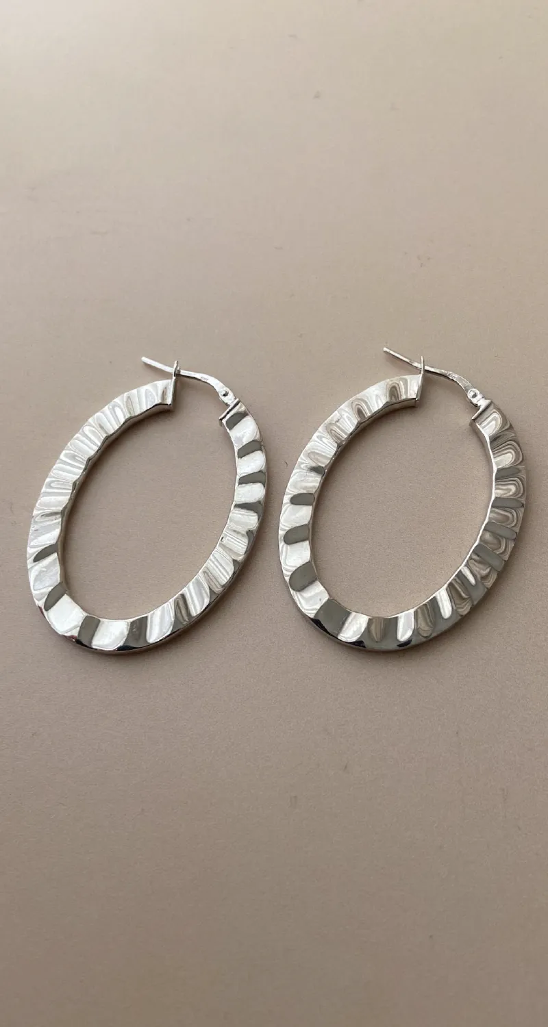 SOPHIA SCHNEIDER Aros Argollas Italianos Oval Y Ondas