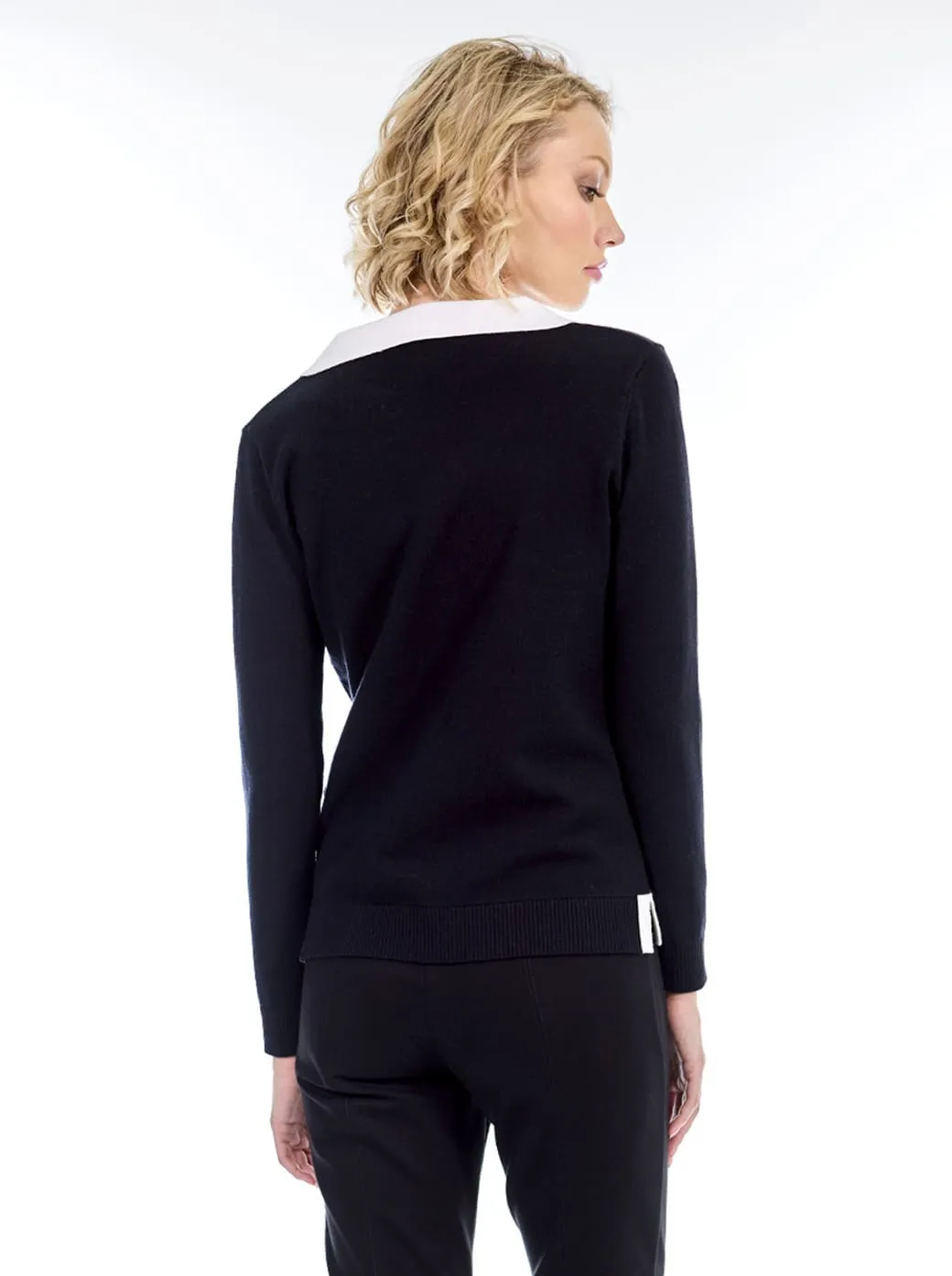 Suéter negro cuello sport V Esenciales