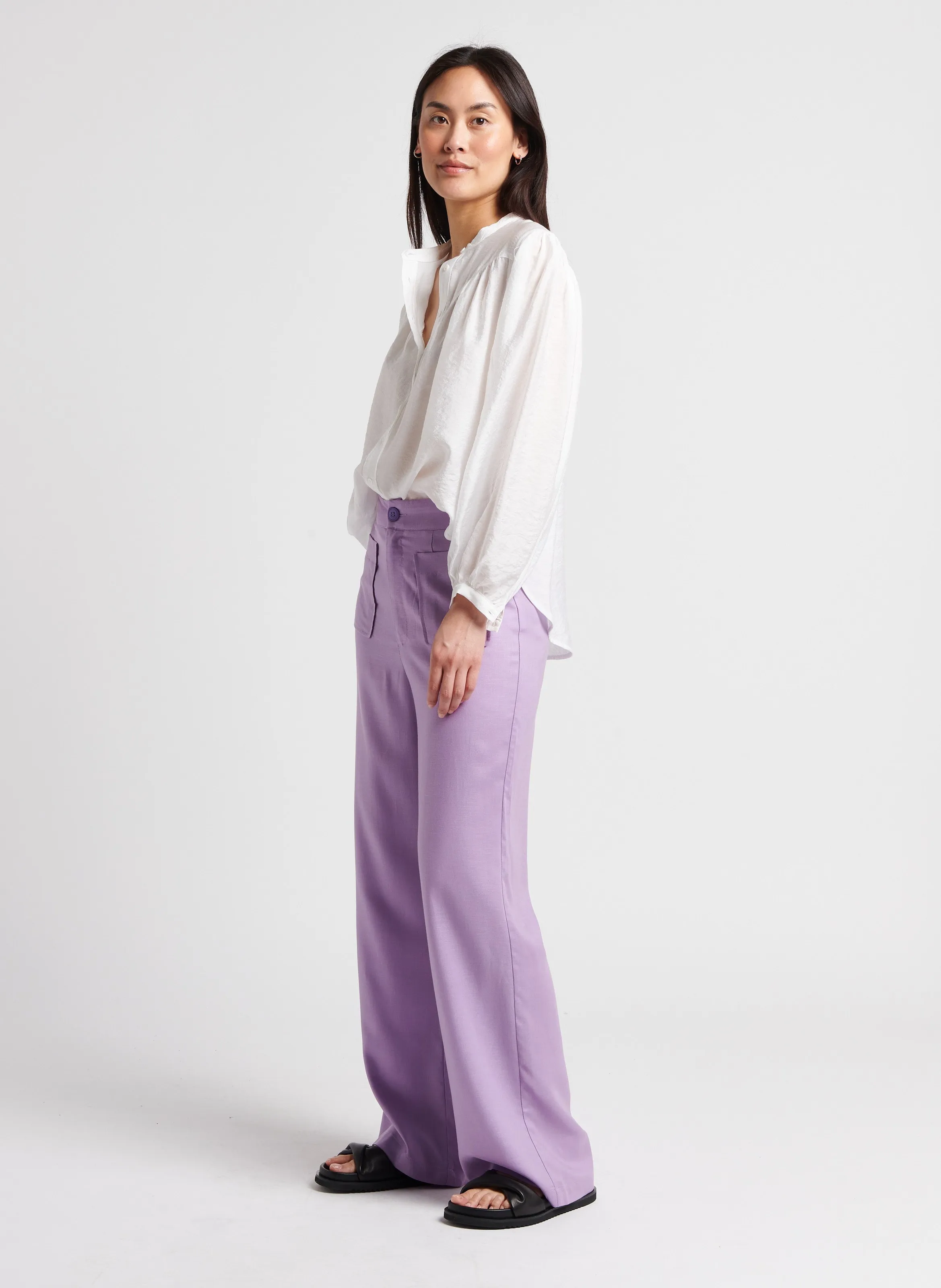 THE KORNER Pantalón ancho en violeta