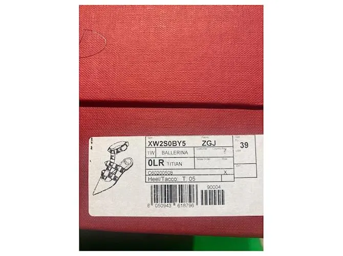 Valentino Garavani Pendientes largos Rockstud Naranja 