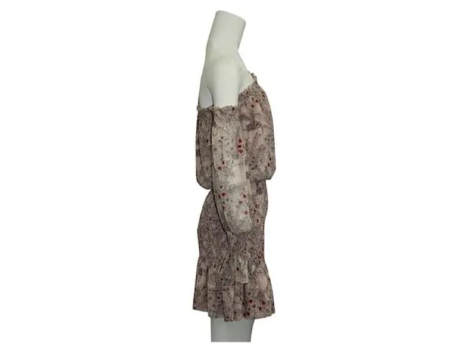 Vestido rosa con hombros descubiertos y estampado floral de Alexis 