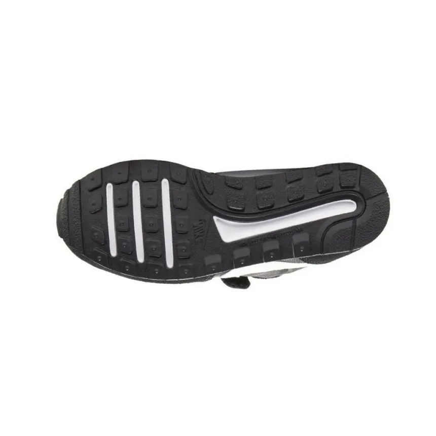 Zapas Nike MD Valiant Para Niños en Negro