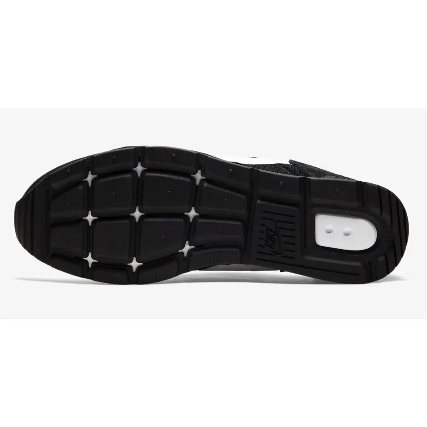 Zapas Nike Venture Runner Unisex En Negro