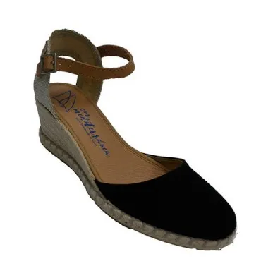 Zapatilla mujer cerrada cuña de cáñamo Calzamur en negro