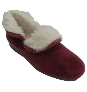 Zapatilla mujer cerrada se tranforma en bota Nevada en burdeos
