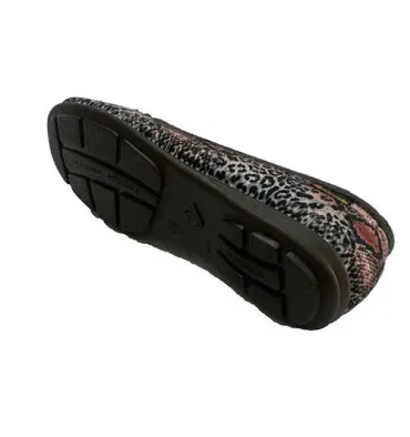 Zapatilla mujer cerrada tipo manoletinas leopardo Alberola en marrón