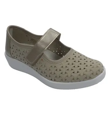 Zapatilla velcro mujer simulando zapato Doctor Cutillas en beig