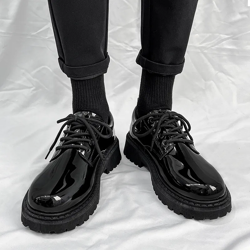 Zapatillas de envío gratis para hombres de diseñadores mocasines brillantes pequeños zapatos de cuero para hombre, negocio forma