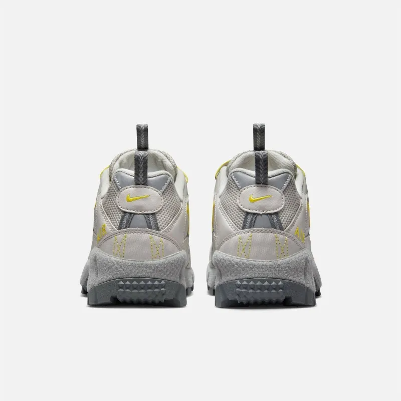 ZAPATILLAS NIKE AIR HUMARA LIGHT BONE FQ2443001