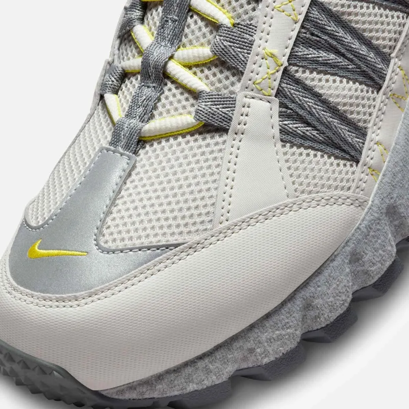 ZAPATILLAS NIKE AIR HUMARA LIGHT BONE FQ2443001