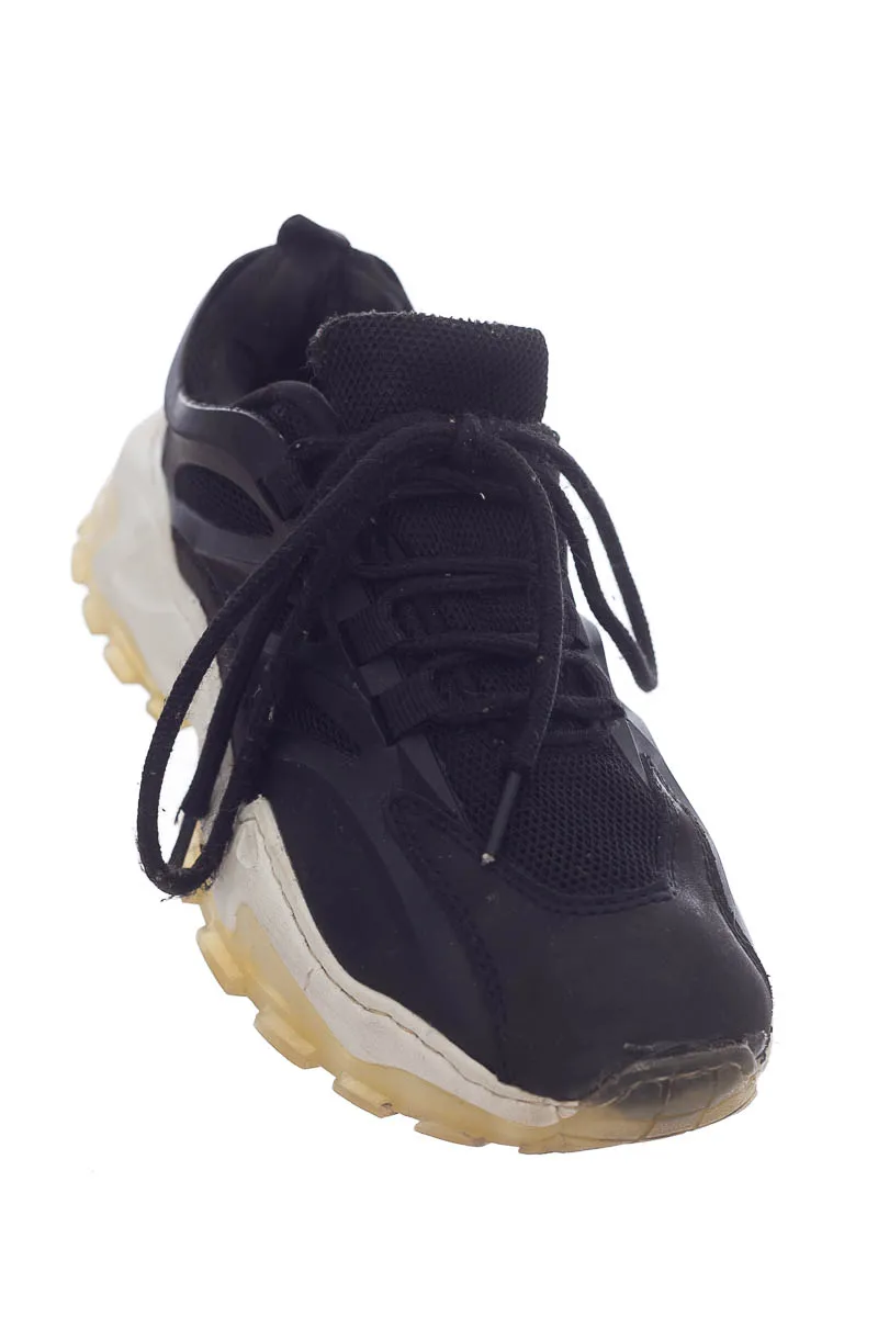ZAPATOS COLOR NEGRO  KOAJ