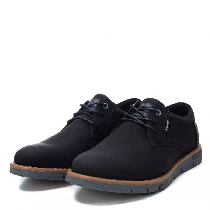 Zapatos sport Refresh negros con cordones y detalle marrón